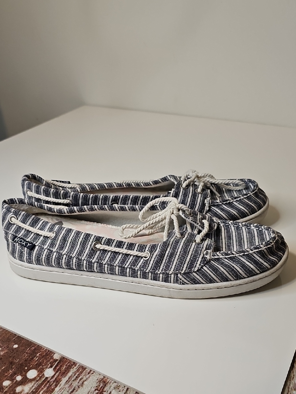 Roxy Womens Navy and White Striped Moccasins Size 10
